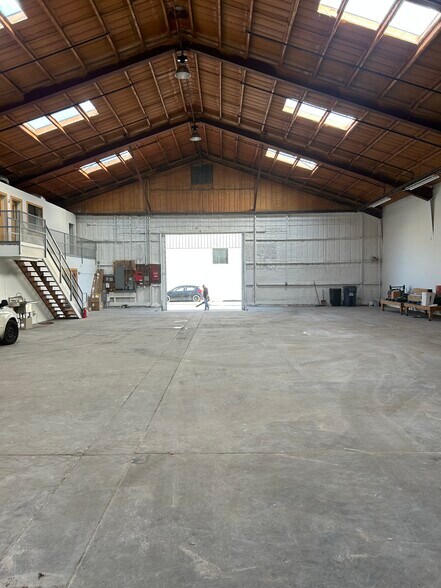 More Photos Of 347 Locust St, Watsonville Warehouse For Sale