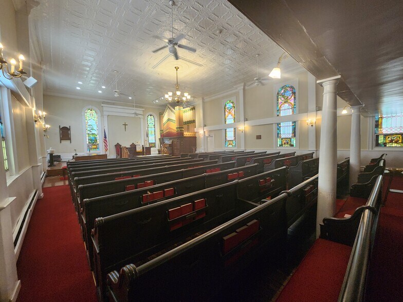 More Photos Of 4408 Albany Post Rd, Hyde Park Specialty For Sale