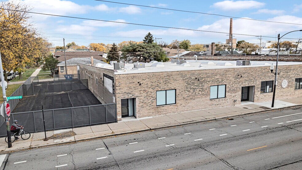 More Photos Of 4256 W Diversey Ave, Chicago Warehouse For Lease