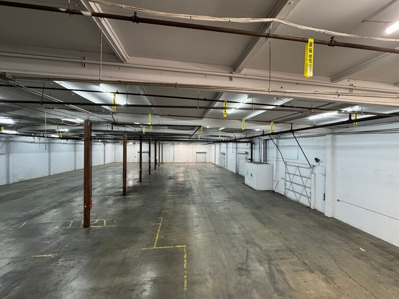 More Photos Of 6111 Scott Way, Commerce Warehouse For Lease