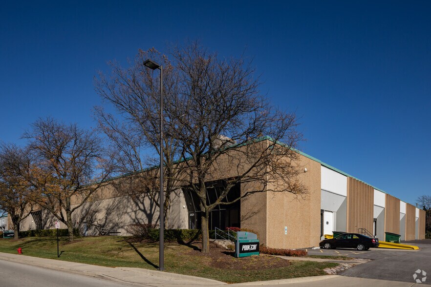 More Photos Of 1301-1401 Mark St, Elk Grove Village Unknown For Lease