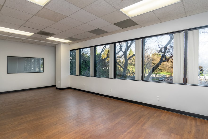 More Photos Of 17100 Pioneer Blvd, Artesia Office For Lease