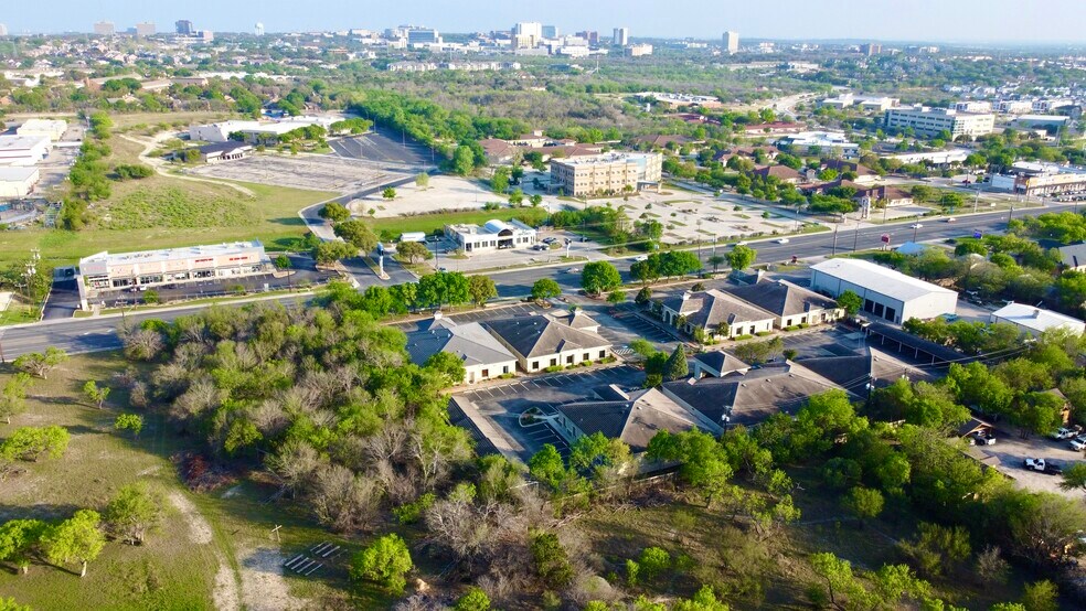 More Photos Of 9643 Huebner Rd, San Antonio Medical For Lease
