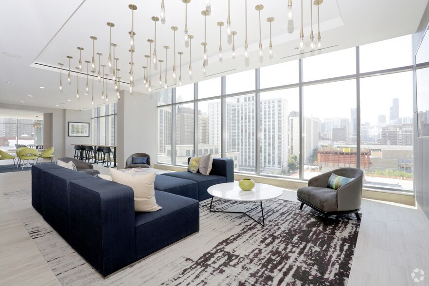 More Photos Of 1140 N Wells St, Chicago Apartments For Lease