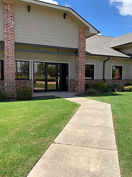 More Photos Of 5015 Shed Rd, Bossier City Storefront For Sale