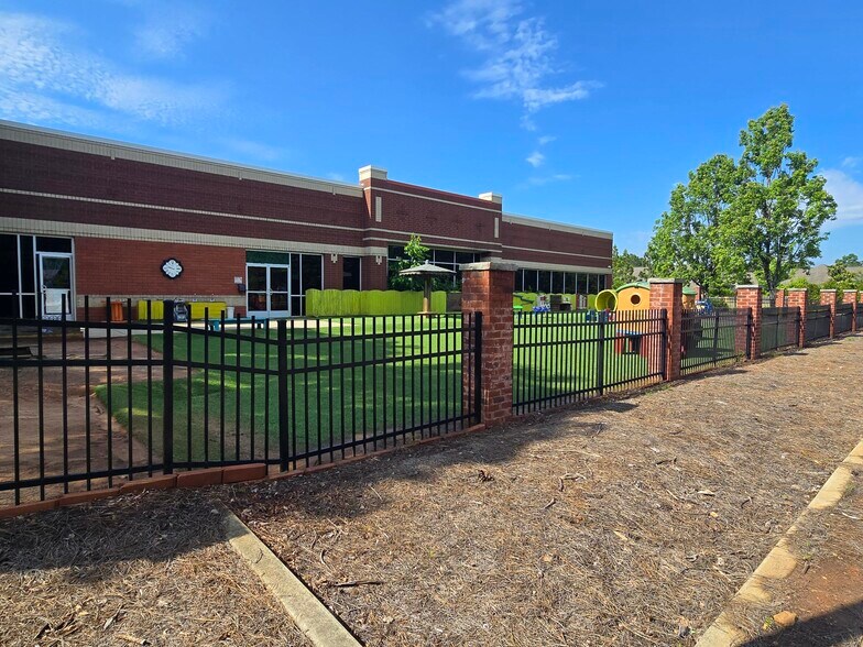 More Photos Of 10700 Abbotts Bridge Rd, Johns Creek General Retail For Lease