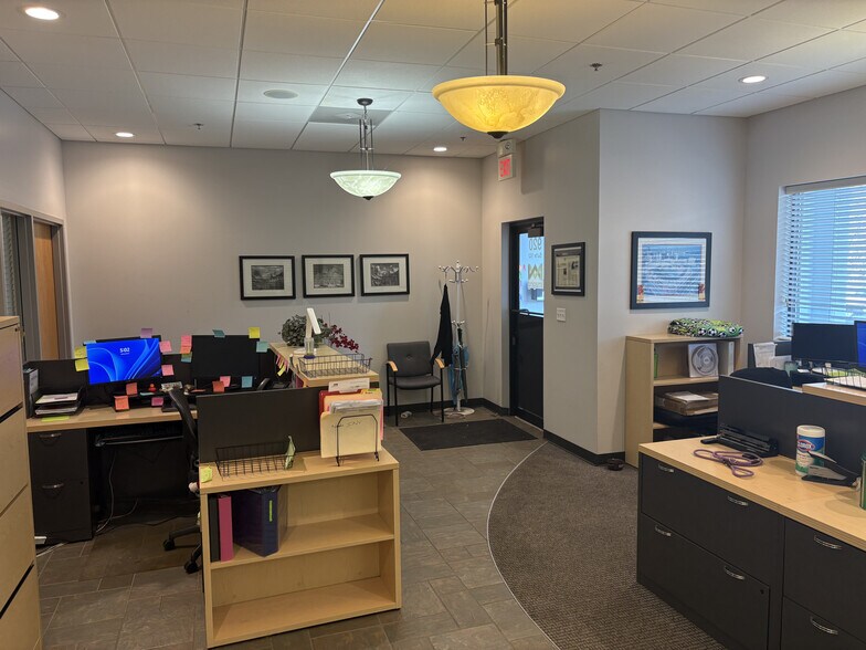 More Photos Of 920-926 Hemsath Rd, Saint Charles Warehouse For Sale