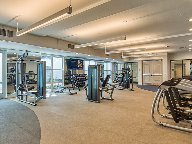 More Photos Of 1850 Merchant Ln, Hampton Apartments For Sale