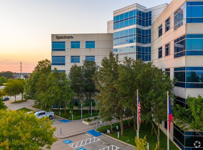 More Photos Of 750 Canyon Dr, Coppell Office For Lease