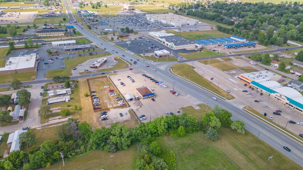 More Photos Of 2015 N Baltimore St, Kirksville Auto Dealership For Sale
