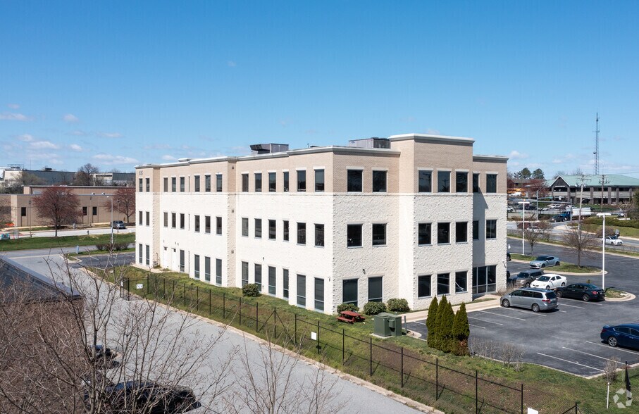 More Photos Of 2925 Lord Baltimore Dr, Windsor Mill Medical For Lease