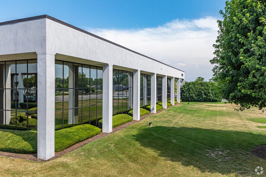 Primary Photo Of 815 N Larkin Ave, Joliet Office For Sale