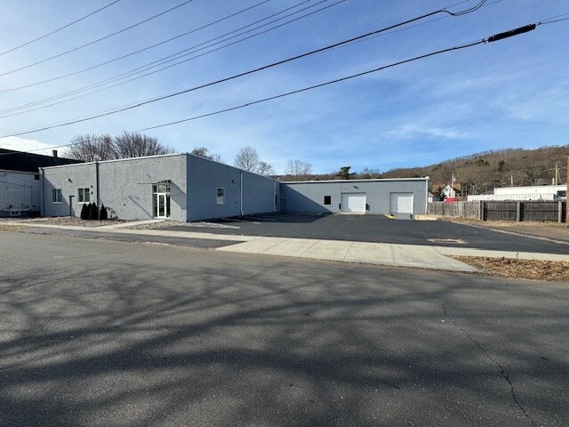 More Photos Of 110 Webb St, Hamden Warehouse For Sale