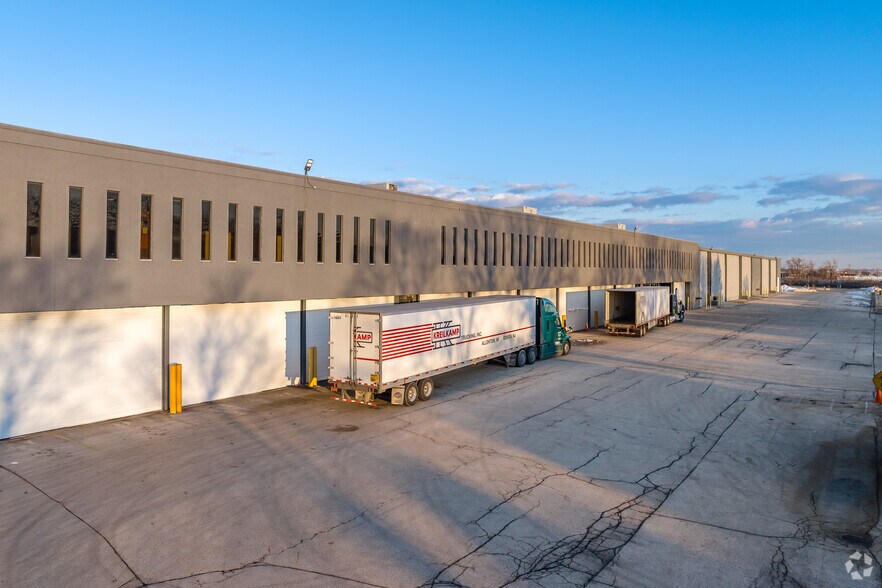 More Photos Of 11800 W Burleigh St, Wauwatosa Distribution For Lease
