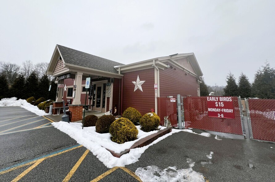 More Photos Of 49 Oakland Ave, Warwick Restaurant For Sale