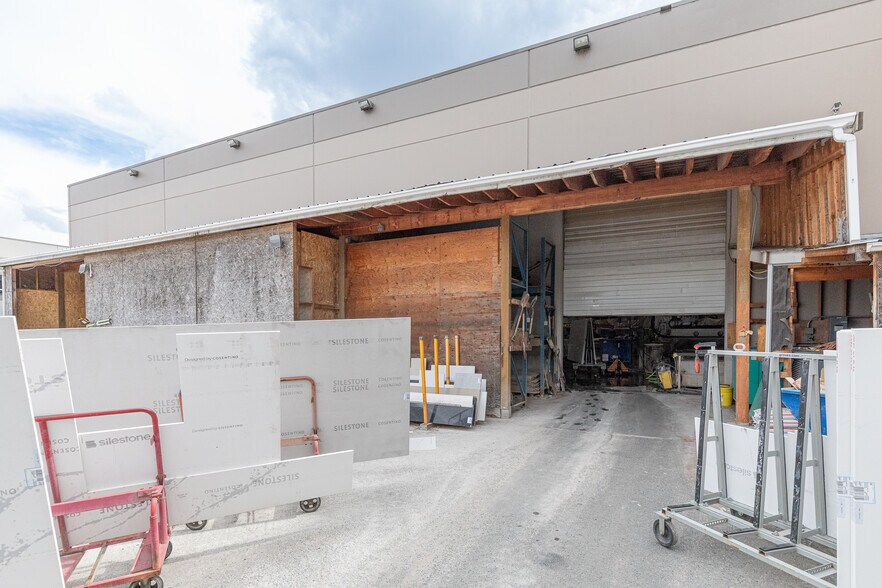 More Photos Of 30781 Simpson Rd, Abbotsford Warehouse For Lease