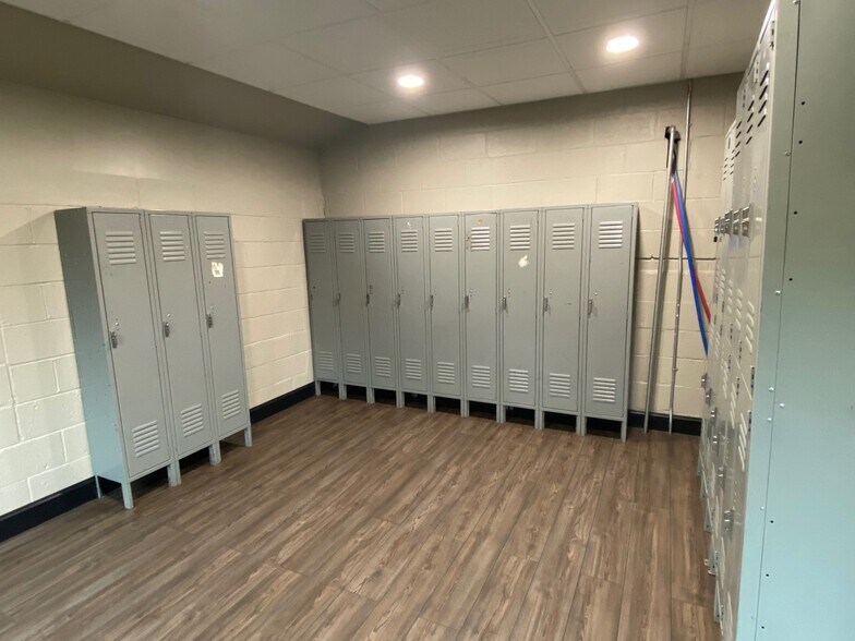 More Photos Of 164 Seneca Rd, Lehighton Warehouse For Lease