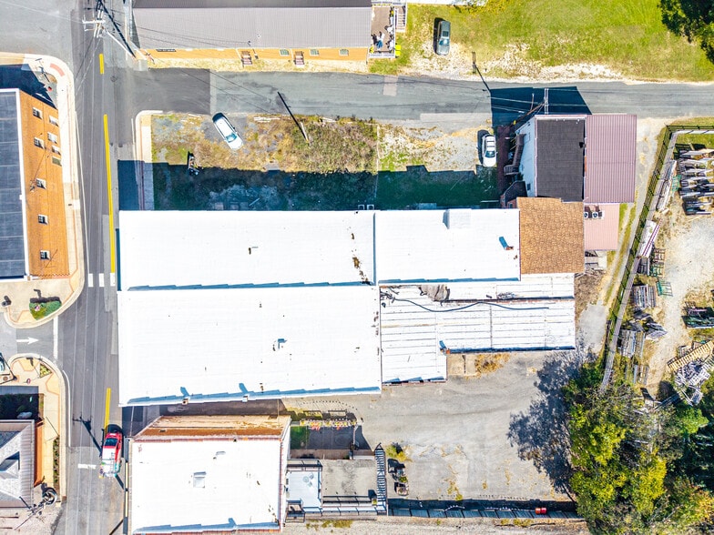 More Photos Of 1850 Church St, Appomattox Bar For Sale