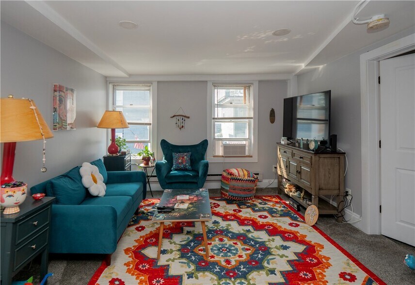 More Photos Of 130-132 Spring St, Newport Apartments For Sale