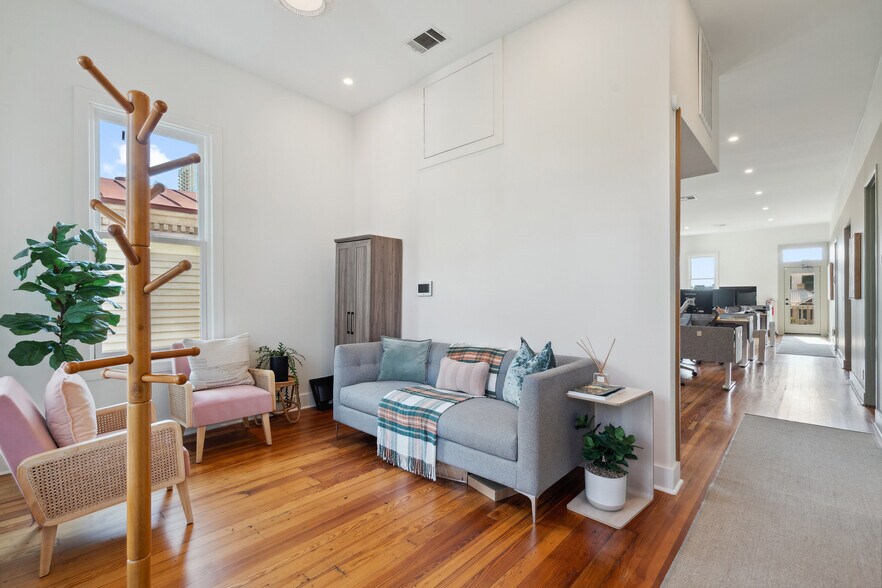 More Photos Of 702 San Antonio St, Austin Loft Creative Space For Sale