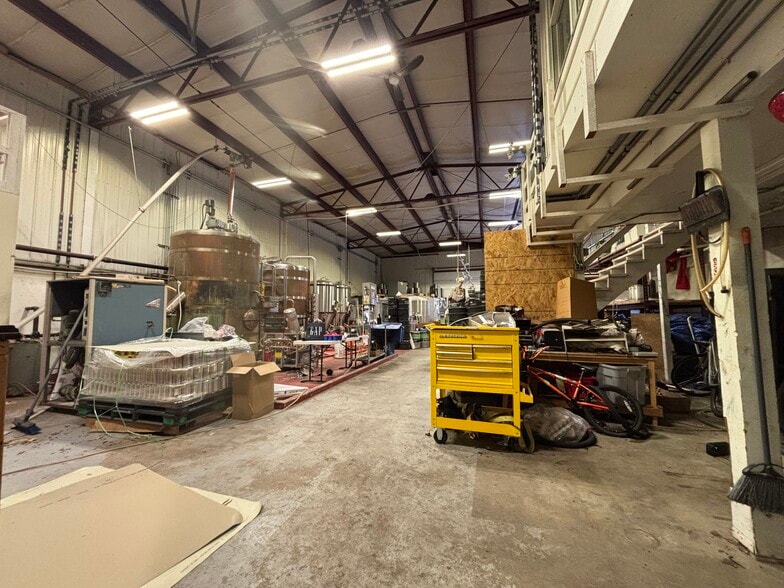 More Photos Of 11 Gifford St, Pittsfield Warehouse For Sale