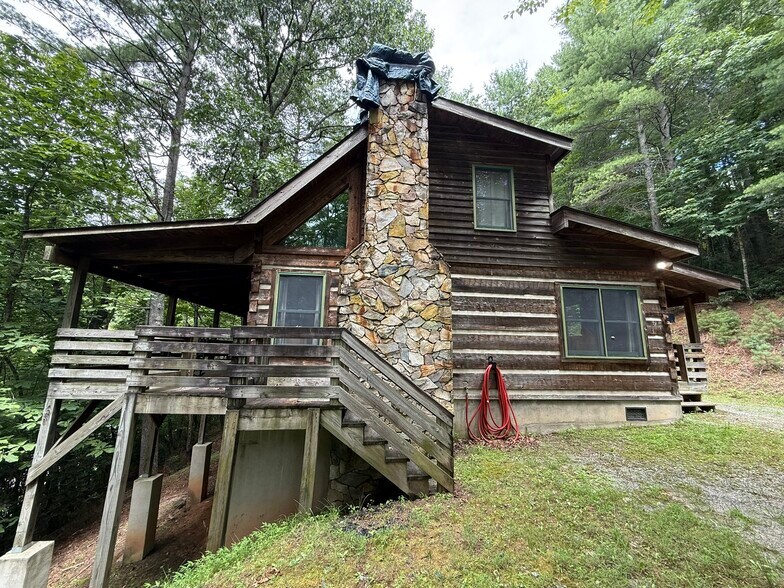 More Photos Of 1105 Fall Creek Rd, Purlear Specialty For Sale