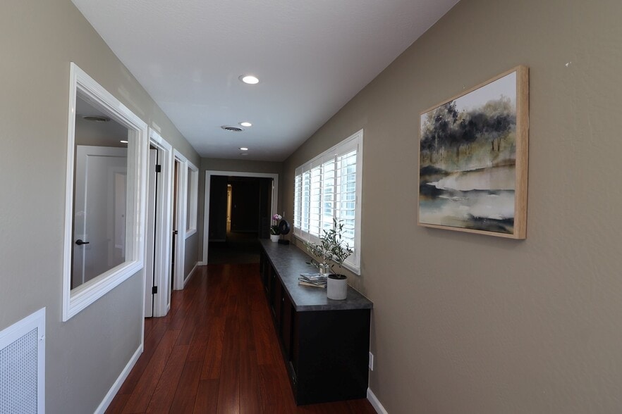 More Photos Of 501 E Washington St, Petaluma Office For Sale