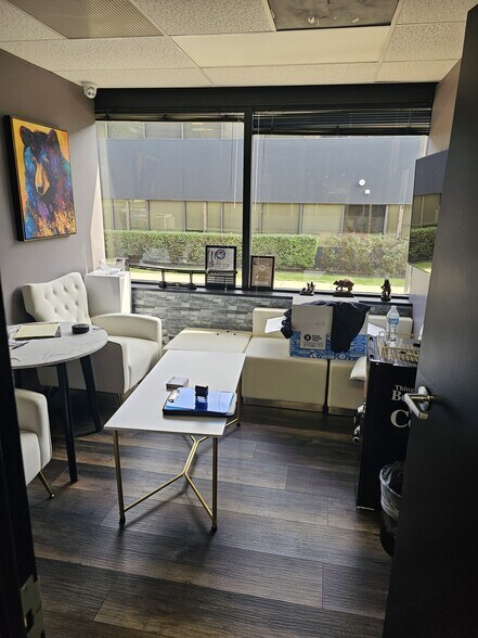 More Photos Of 200 Craig Rd, Manalapan Township Office For Lease