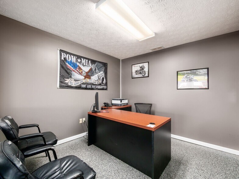 More Photos Of 31 S Ludlow Rd, Urbana Auto Repair For Sale