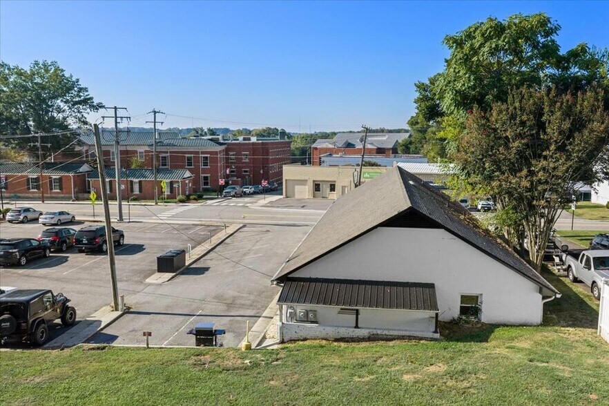 More Photos Of 57 Mountain Rd, Halifax Office For Sale