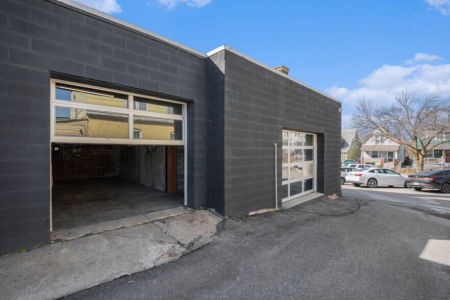 More Photos Of 2645 Madison Ave, Kansas City Apartments For Lease