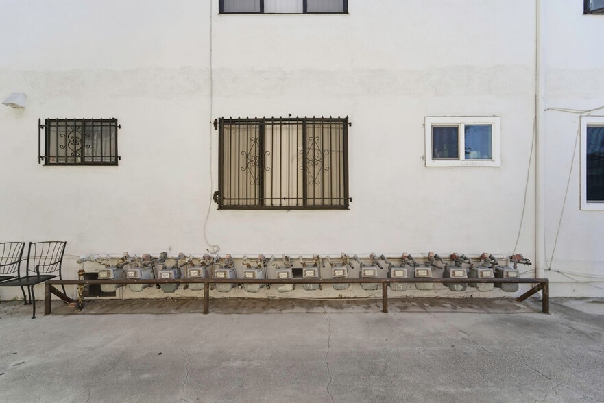 More Photos Of 6036 Cadillac Ave, Los Angeles Multifamily For Sale