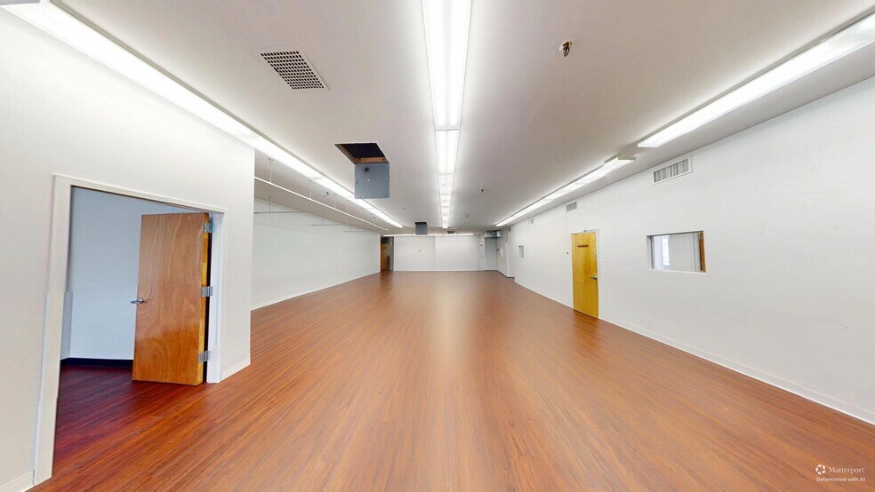 More Photos Of 2625 E 14th St, Brooklyn Office For Lease