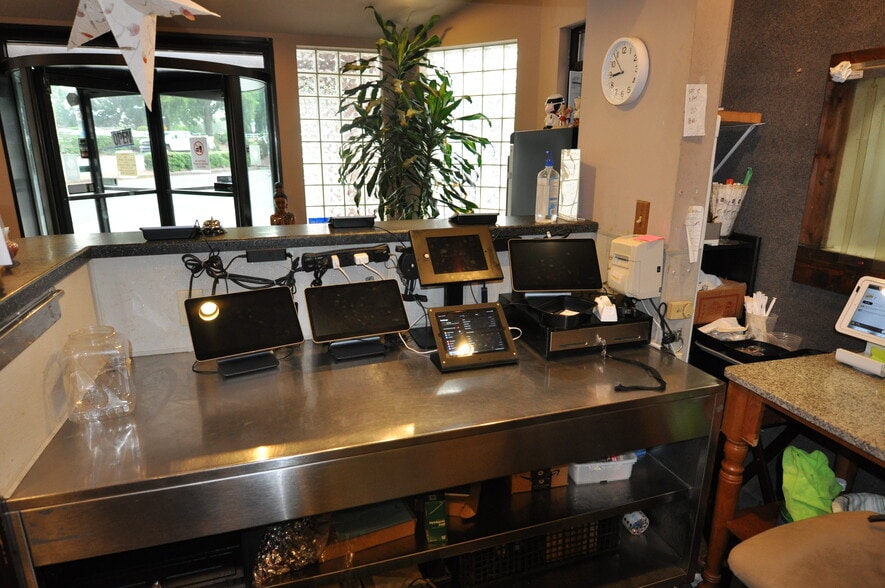 More Photos Of 5370 Peachtree Industrial Blvd, Norcross Restaurant For Sale