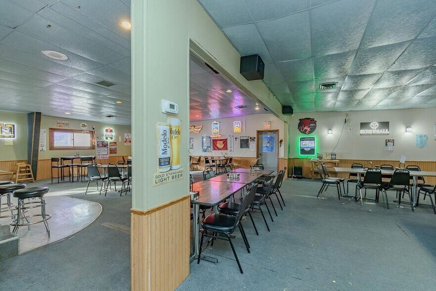 More Photos Of 100 E Jackson St, Okabena Restaurant For Sale