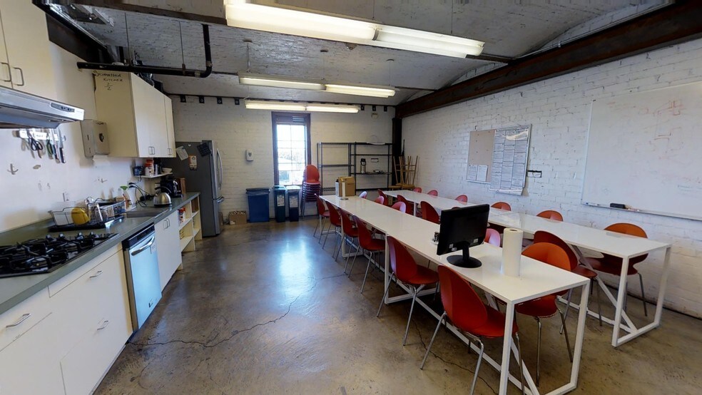 More Photos Of 2865 7th St, Berkeley Warehouse For Lease