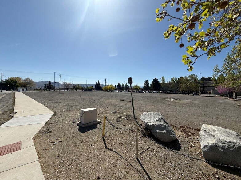 More Photos Of 1535 Terminal Way, Reno Land For Lease