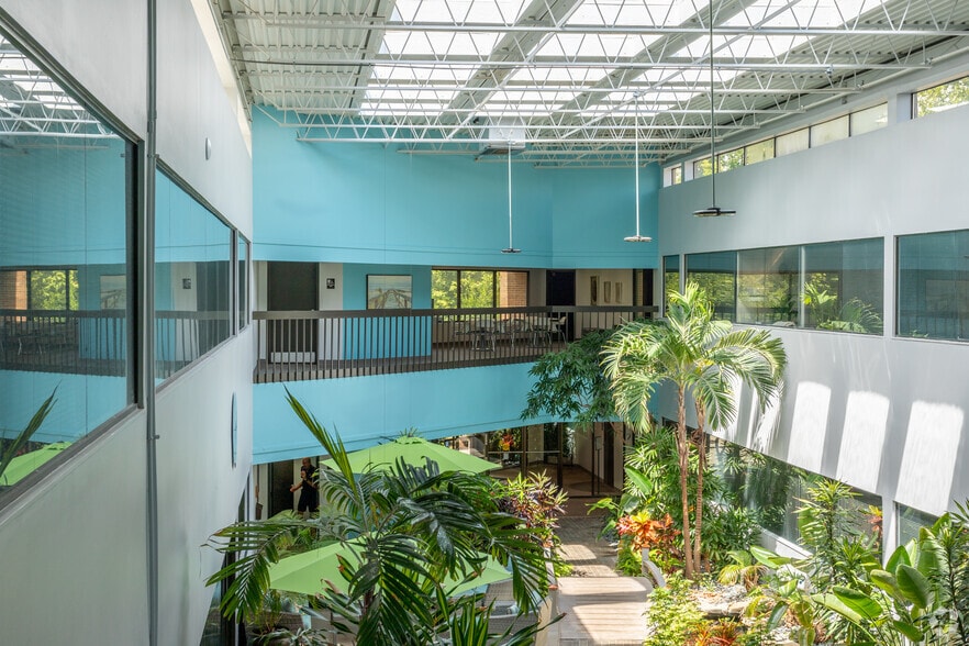 More Photos Of 1325 E Kemper Rd, Springdale Unknown For Lease