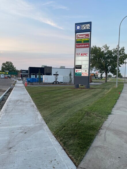 More Photos Of 5230 45 St, Lacombe General Retail For Lease