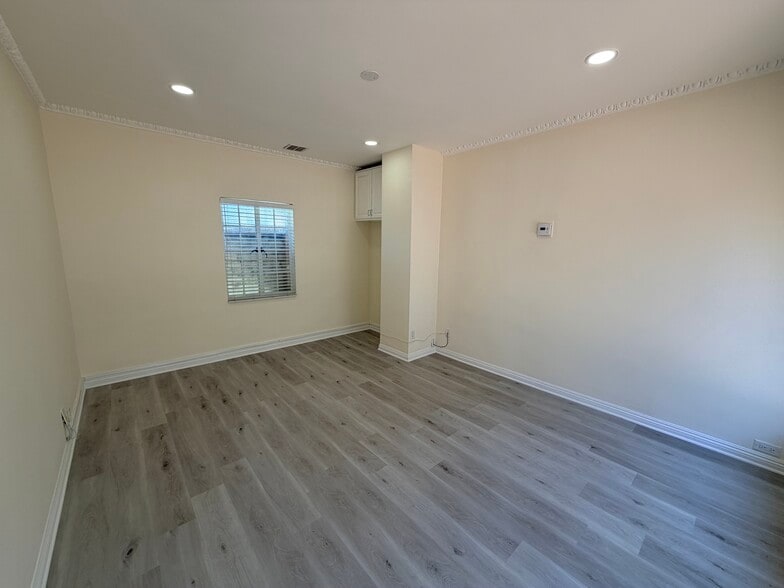 More Photos Of 9528-9546 Brighton Way, Beverly Hills Storefront Retail Office For Lease