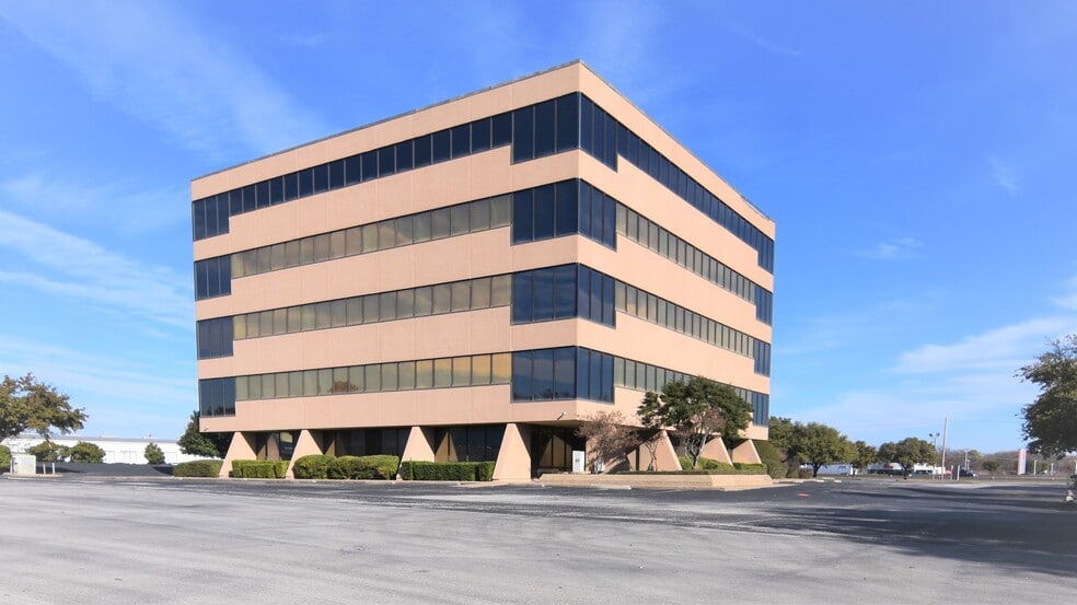 More Photos Of 305 NE Loop 820, Hurst Office For Lease