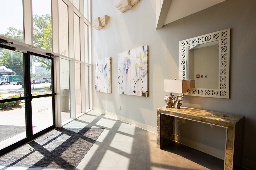 More Photos Of 1331 Elmwood Ave, Columbia Loft Creative Space For Lease