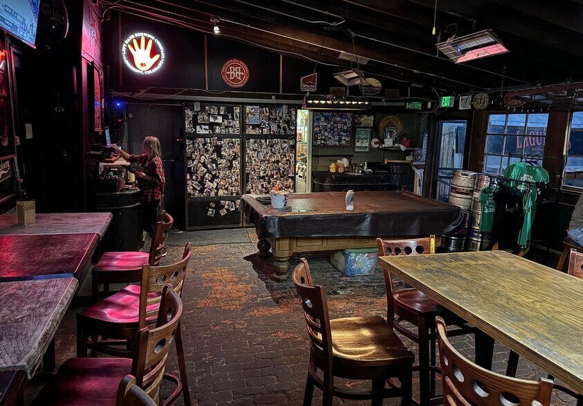 More Photos Of 5280 W 25th Ave, Edgewater Bar For Lease