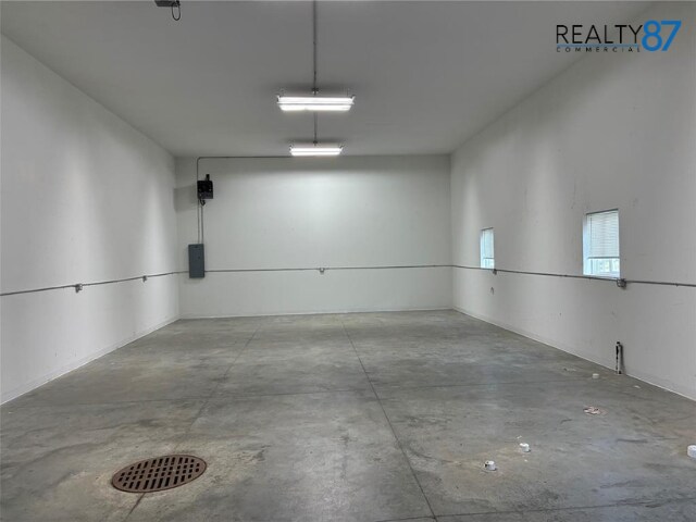 More Photos Of 1154 Capital Dr SW, Cedar Rapids Light Distribution For Lease