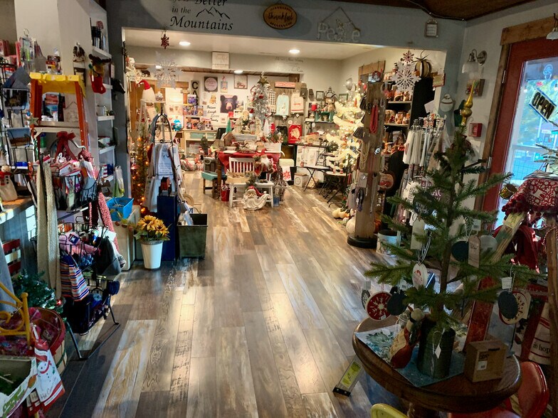 More Photos Of 1042 Old Crouch Rd, Garden Valley Freestanding For Sale