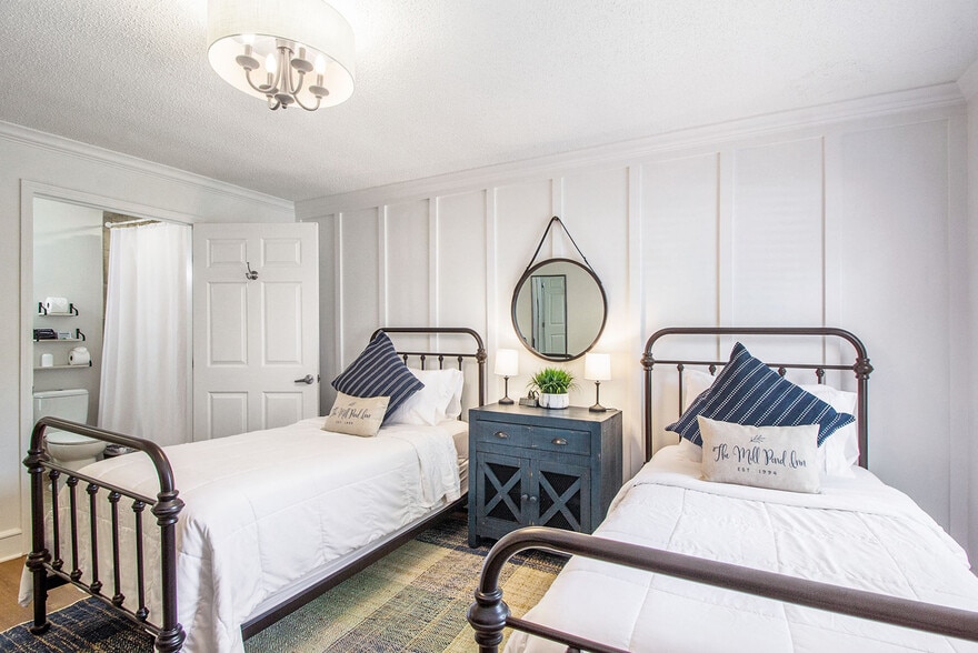 More Photos Of 155 N Main St, Village of Clarkston Hospitality For Sale