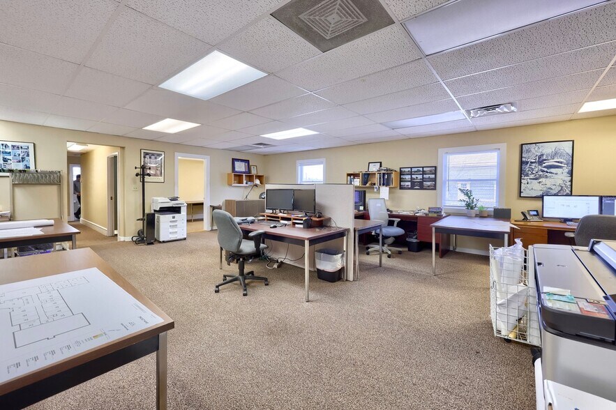 More Photos Of 1547 Oregon Pike, Lancaster Office For Sale