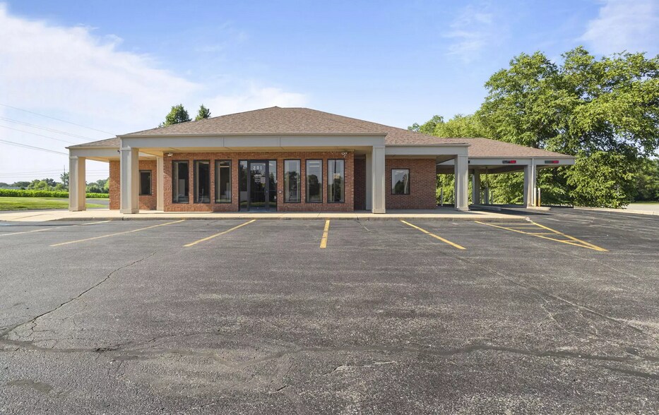 More Photos Of 201 Koomler Dr, La Porte Bank For Sale