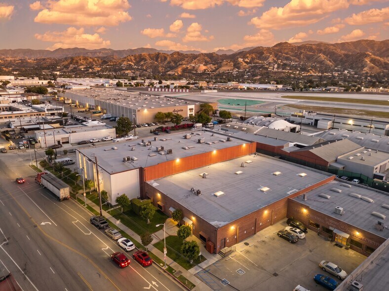 More Photos Of 7608-7684 N Clybourn Ave, Sun Valley Light Manufacturing For Lease