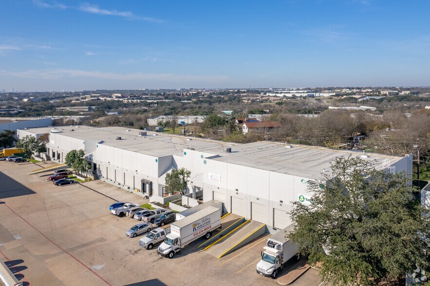 More Photos Of 8606 Wall St, Austin Distribution For Lease